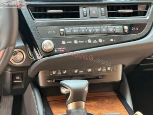 Xe Lexus ES 250 2021