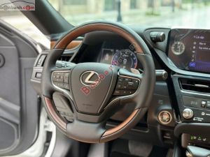 Xe Lexus ES 250 2021