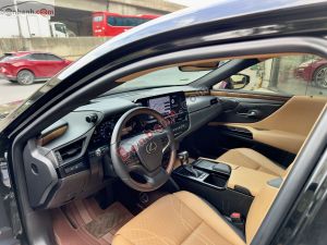 Xe Lexus ES 300h 2022