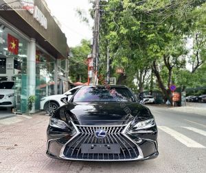 Xe Lexus ES 300h 2022
