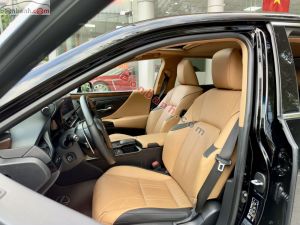 Xe Lexus ES 300h 2022