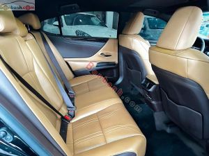 Xe Lexus ES 250 2021