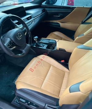 Xe Lexus ES 250 2021