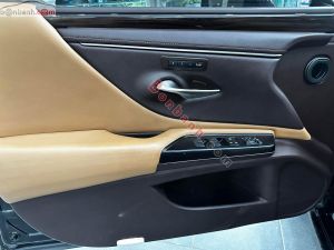 Xe Lexus ES 250 2021