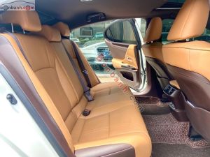 Xe Lexus ES 250 2021