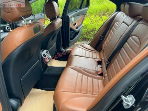 Xe Mercedes Benz C300 AMG 2020