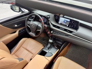 Xe Lexus ES 250 2021