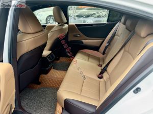 Xe Lexus ES 250 2021