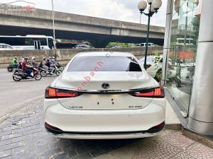 Xe Lexus ES 250 2021